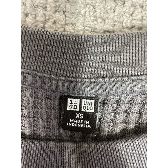 Uniqlo Dress Womens Extra Small Gray Beige Lot Of 2 Thermal T Shirt Crew Neck - Picture 8 of 13